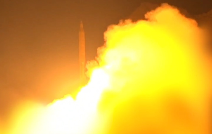 Iran Balas Gugurnya Ali Larajani dengan Gempur 100 Target di Israel